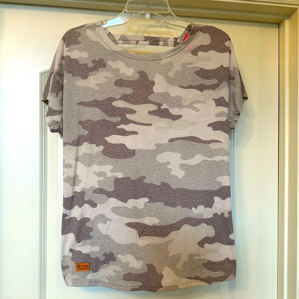 Simply Southern - Absolutely Adorable Camo Top with Twist Back - BRAND NEW!